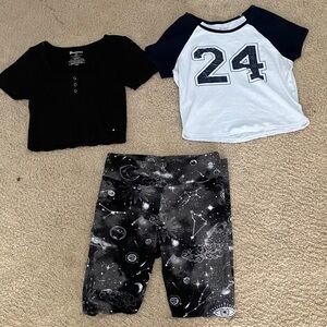 No boundaries Black and White shirts with Graphic leggings bundle size S for all